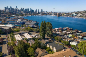Waterfront Rooftop Deck on Lake Union 3BR 3BA EXTENDED STAY